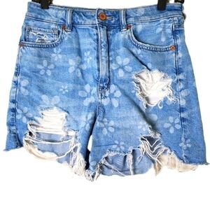 American Eagle Women's Highest Rise Baggy Short Cutoff Distressed Bleached Denim